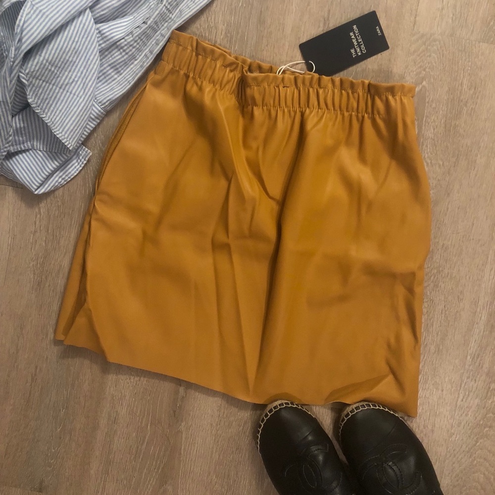 Vegan Leather skirt in trendy mustard shade